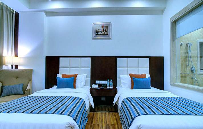 Hotels near Pitampura Metro Station